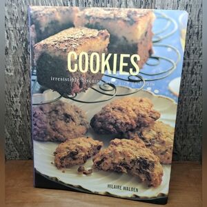 Cookies Irresistible Biscuts Brownies & Bars By Hilaire Walden Vintage 2001 PB